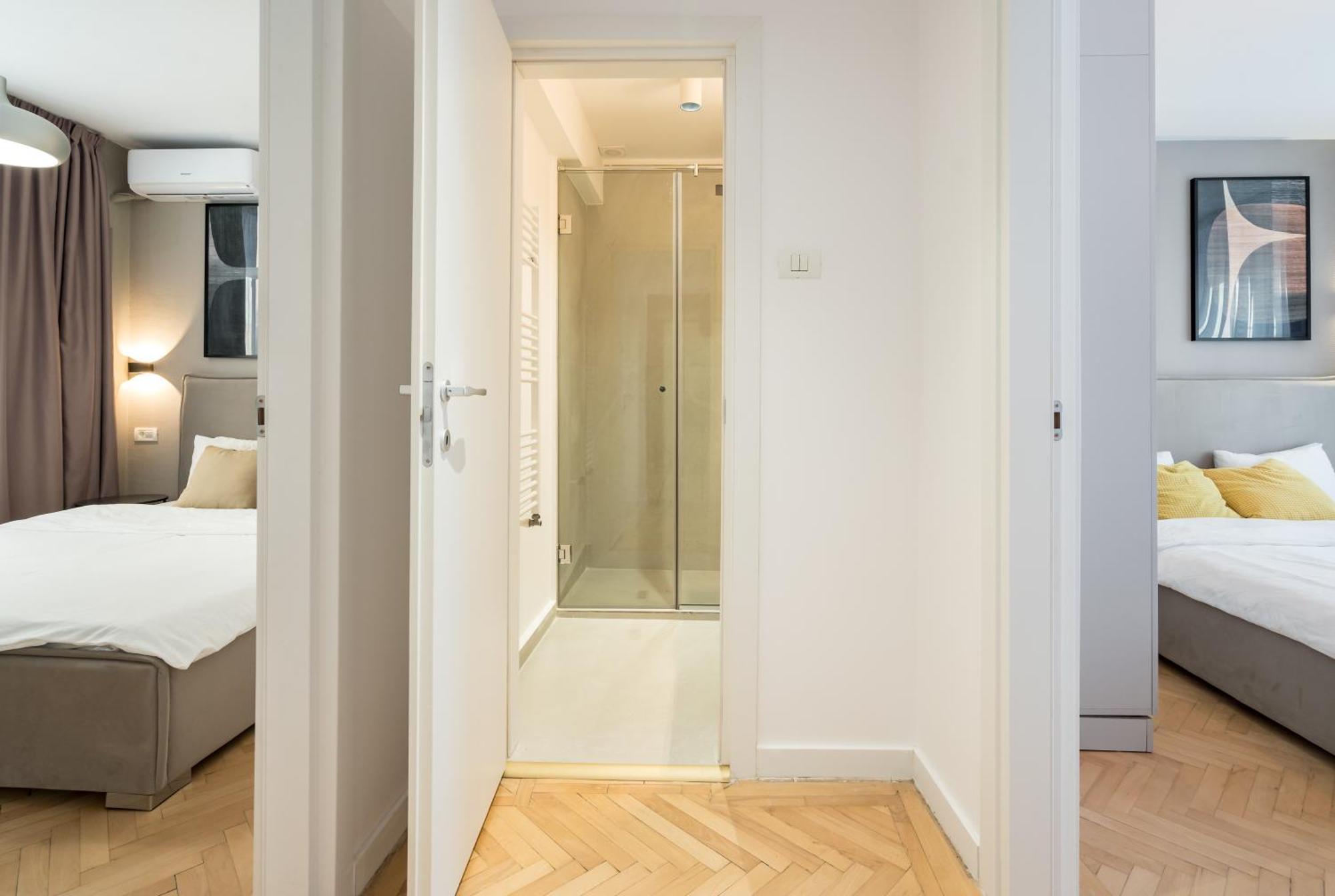 Majestic Downtown Apartment Бухарест Экстерьер фото