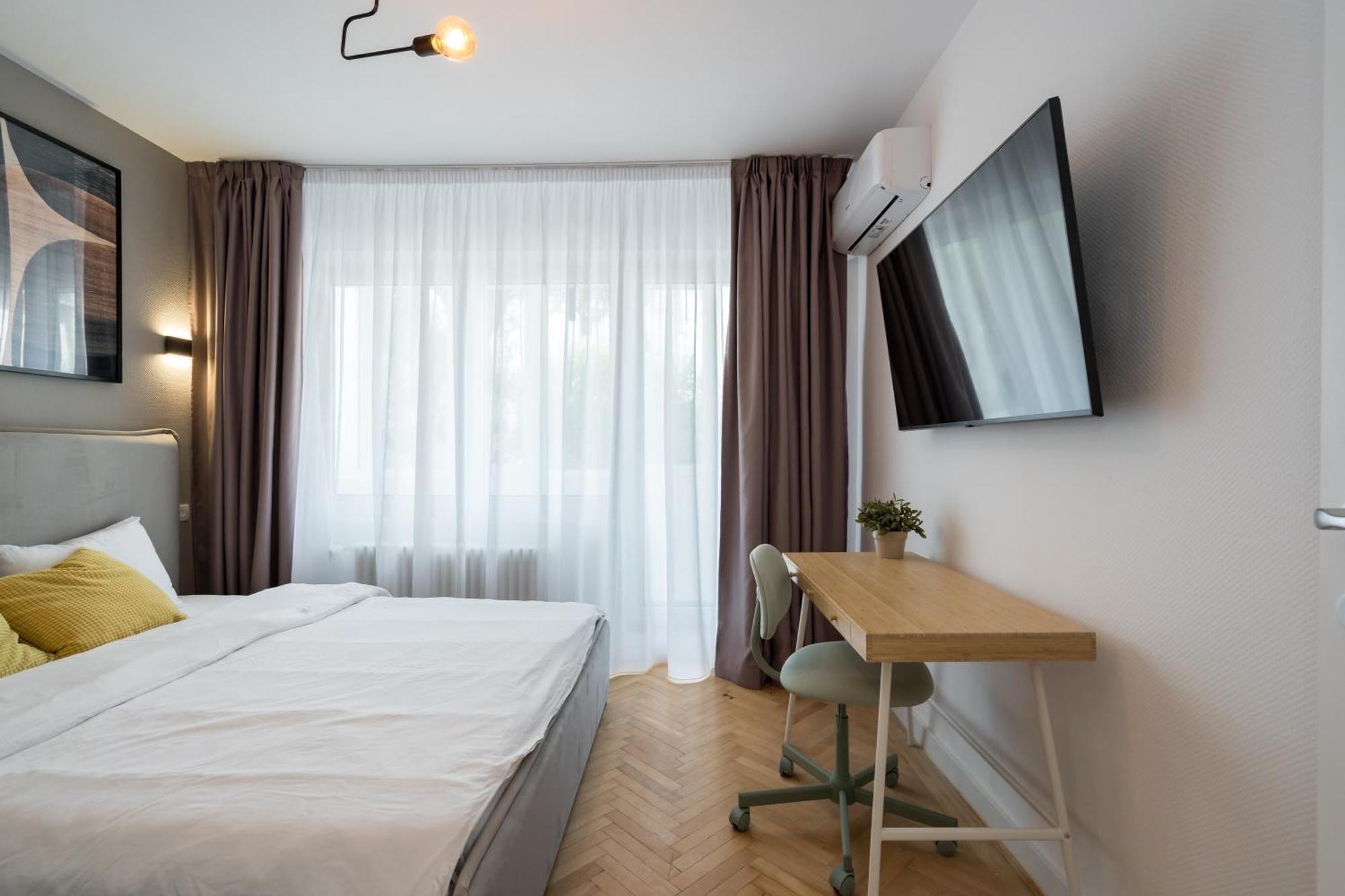 Majestic Downtown Apartment Бухарест Экстерьер фото